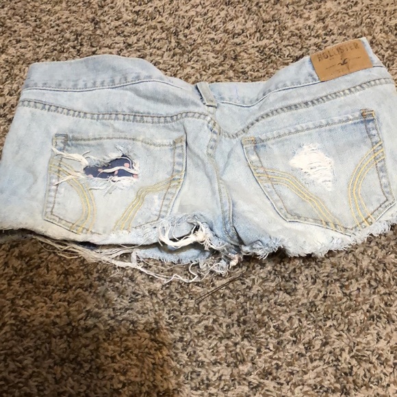 Hollister jean shorts size 5. Distressed look. - Picture 4 of 4